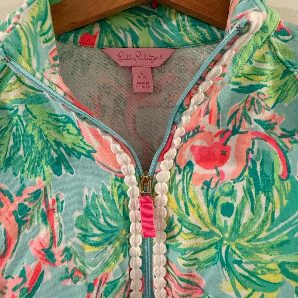 LILLY PULITZER “KIDS” Tropical Flamingo 🦩 1/2 ZIP Sweatshirt - Pink and Green - Picture 2 of 3
